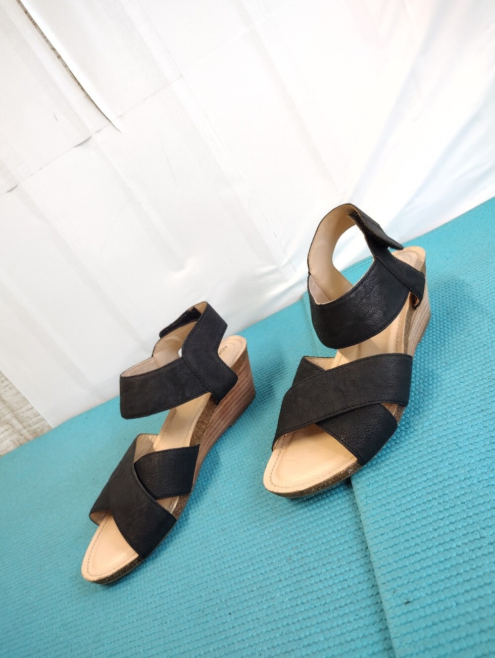 Adam Tucker Tiegan Leather Crisscross Wedge Sandals Ankle Strap - 8